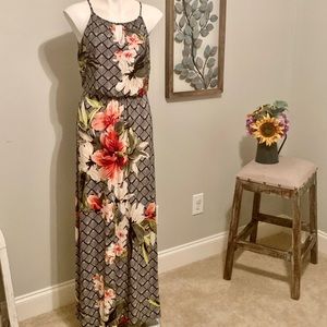 White House black Market. Size S. New